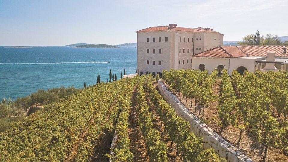 #VINSKIĐIR DULISTA Korta Katarina, jedna od najmodernijih i najljepših vinarija u Hrvatskoj