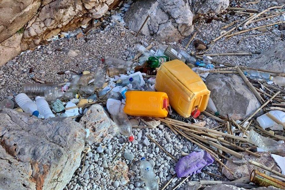 Oko 13 tisuća tona plastike godišnje uđe u Mediteran. Najviše ugroženi Pelješac, Mljet, Korčula...
