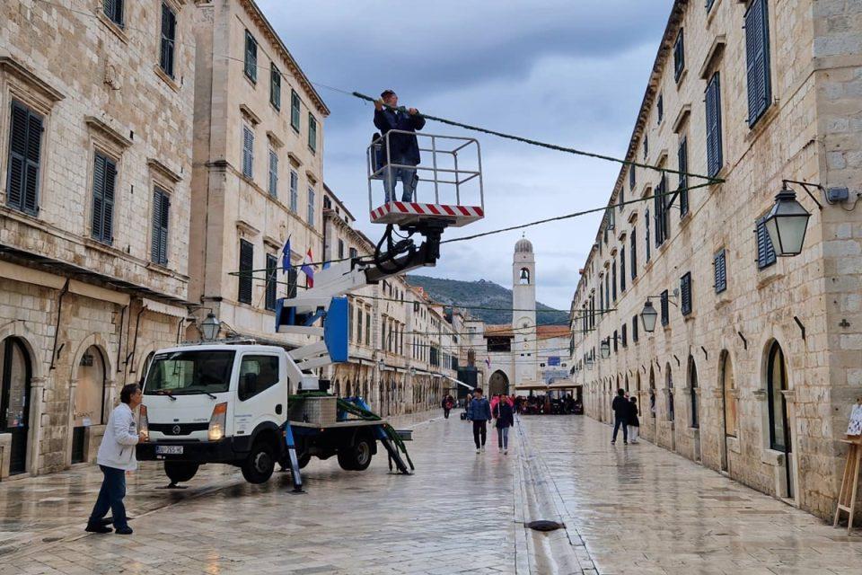 stradun ukrasavanje blagdani