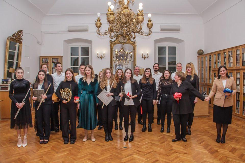 Glazbena čarolija zbora Blasius i učenika Umjetničke škole oduševila posjetitelje