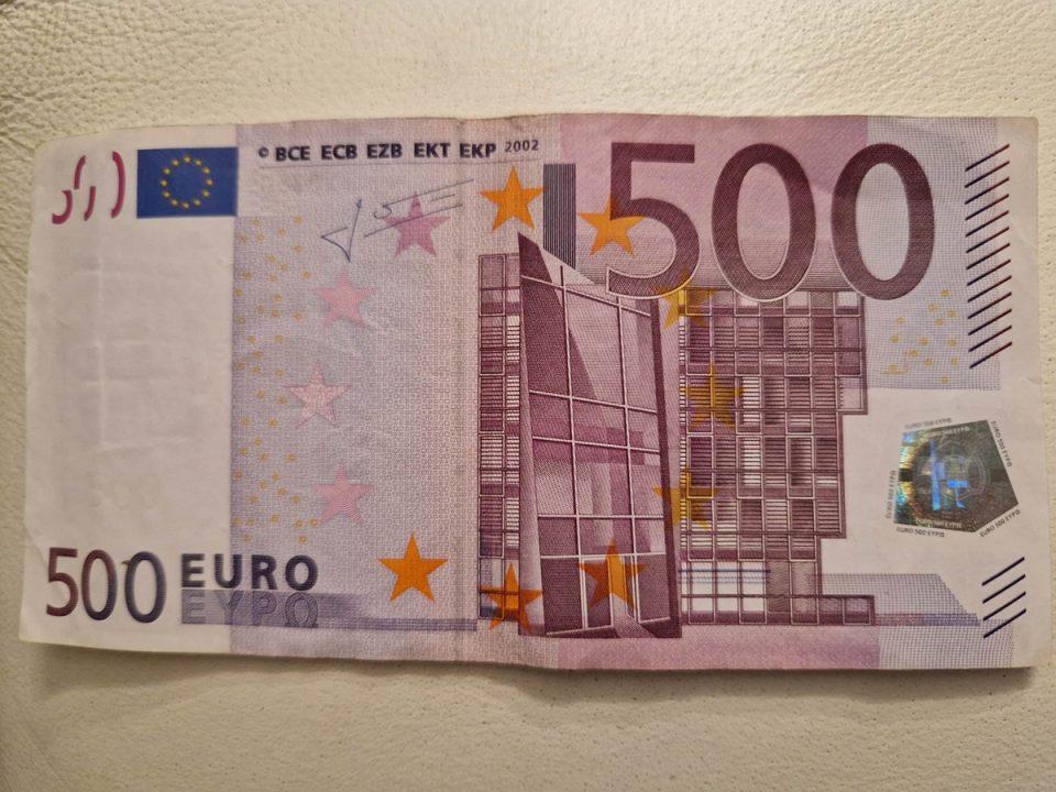 FINA naplaćuje uslugu razmjene eura 1,5 posto od vrijednosti novčanice, građani ogorčeni!
