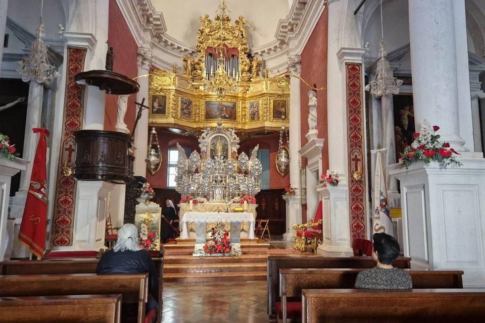 [FOTO] Prekrasno uređena crkva svetog Vlaha za nadolazeću Festu