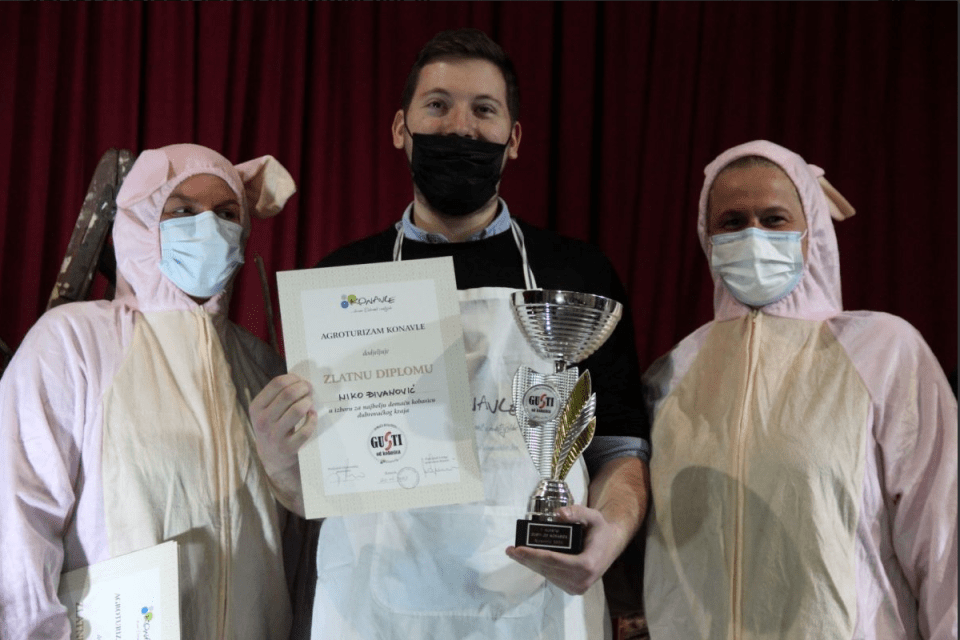 Medunarodi sajam S klobasicom u EU obitelj Divanovic 3