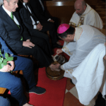 Biskup oprao noge dvanaestorici 14