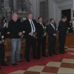 Biskup oprao noge dvanaestorici 23