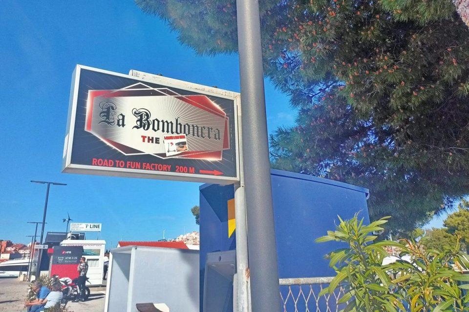 'La Bombonera' zatvorena više od dvije godine, a u Gružu još stoji 'putokaz' reklama!