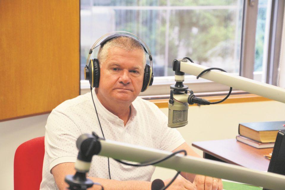 VELIKI RAZGOVOR SA SPORTSKIM NOVINAROM Davor Buconić odlazi u mirovinu nakon četiri desetljeća uz mikrofon