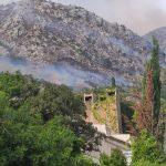 pozar zupa dubrovacka otvoren plamen iznad plata jak vjetar1