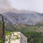 pozar zupa dubrovacka otvoren plamen iznad plata jak vjetar2
