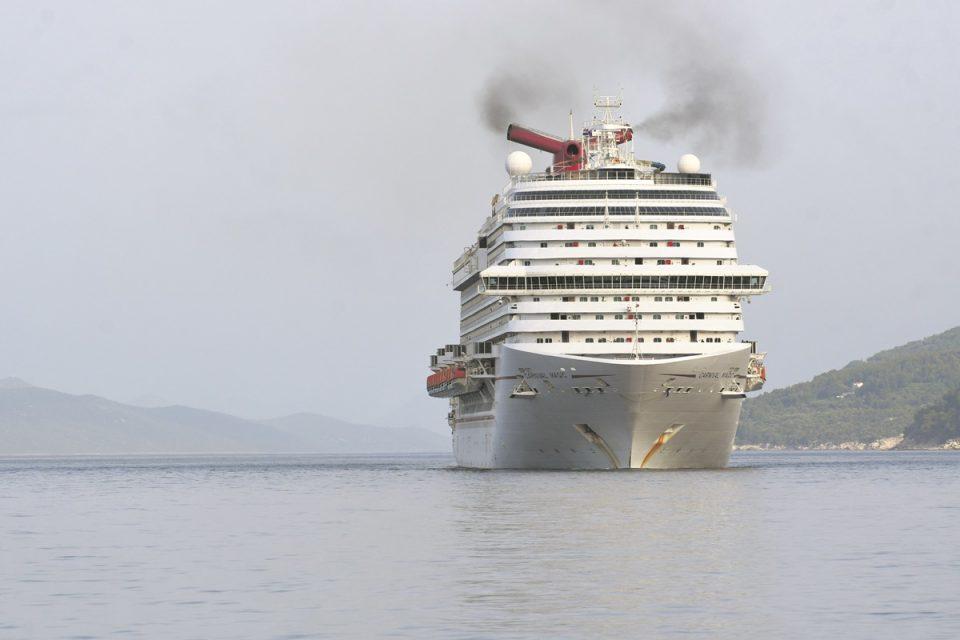 c CARNIVAL CRUISER015