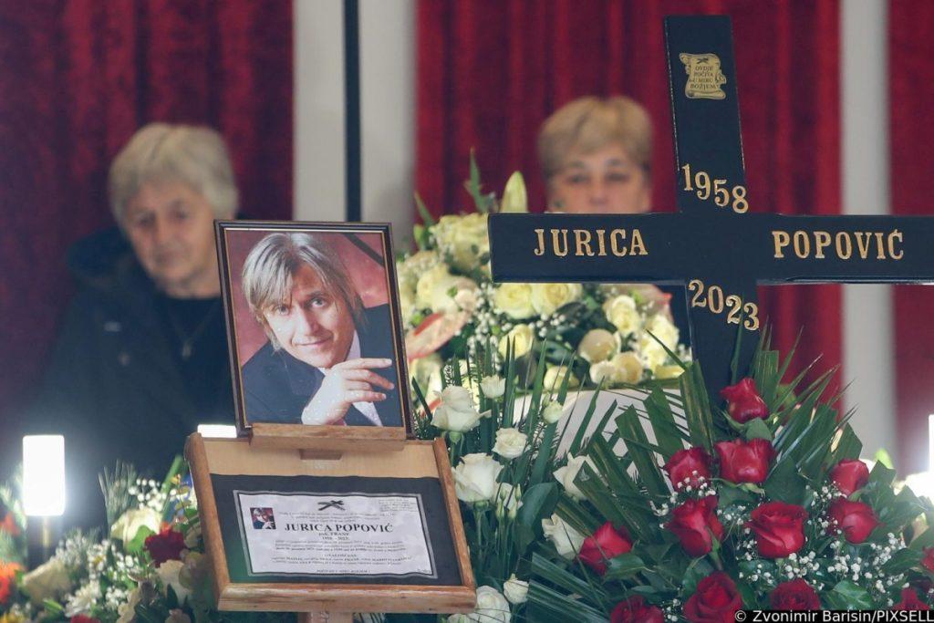 VJEČNI POČINAK Posljednji ispraćaj Jurice Popovića u Metkoviću 2 PXL 301223 108020605