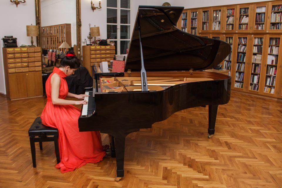 ivana jelaca recital DZF 28122022 vlevi 6514