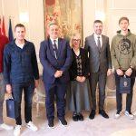 Zlatni vaterpolisti prijem7