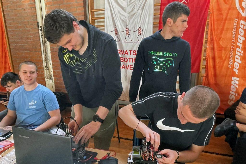 ROBOCUP JUNIOR Dubrovački robotičari osvojili zlato, srebro i broncu
