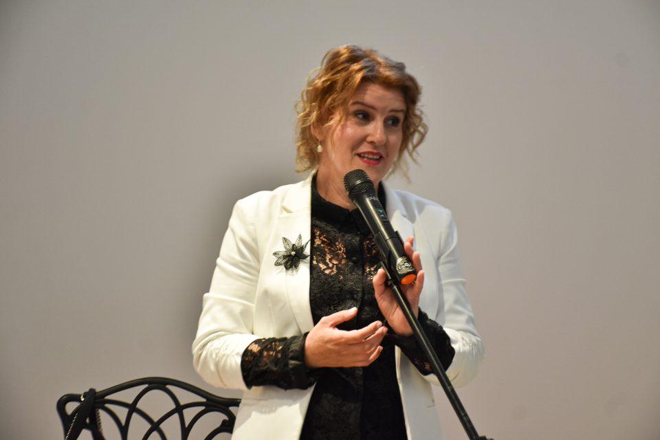 nikolina pozniak