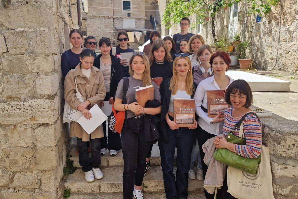 [FOTO] Srednjoškolci se na zabavan način upoznavali s baštinom Dubrovnika
