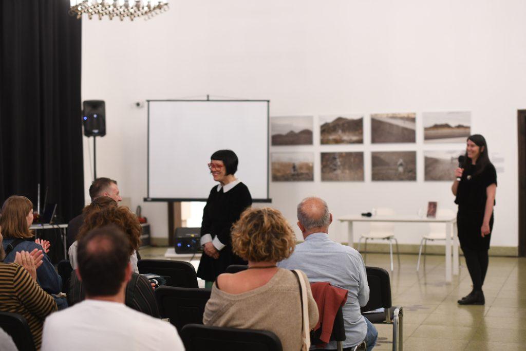 [FOTO] AUTOBIOGRAFIJA VLASTE DELIMAR Predstavljena 'Voćarska 5' u Umjetničkoj galeriji Dubrovnik