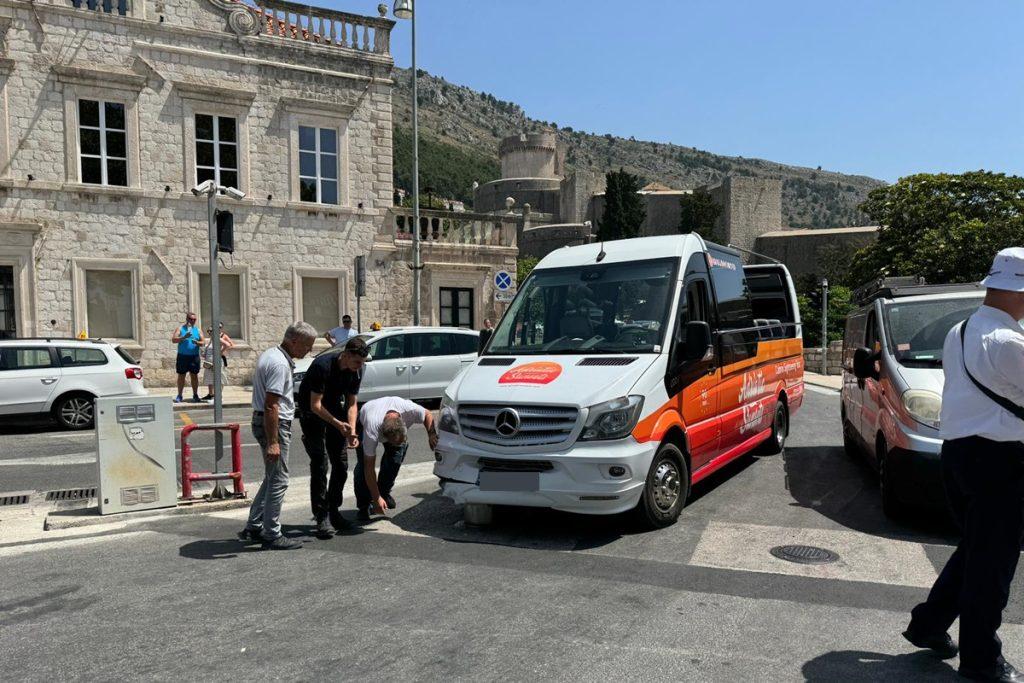 cabrio bus pile stupic3