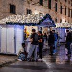 bozicne dekoracije lampice grad zimski festival 44