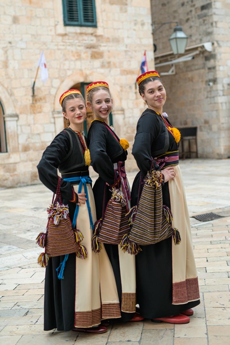 SVAKA NOŠNJA SVE LJEPŠA OD LJEPŠE Mladi i stari s ponosnom predstavljaju svoju tradiciju 3 fotoprica sv vlaho 13