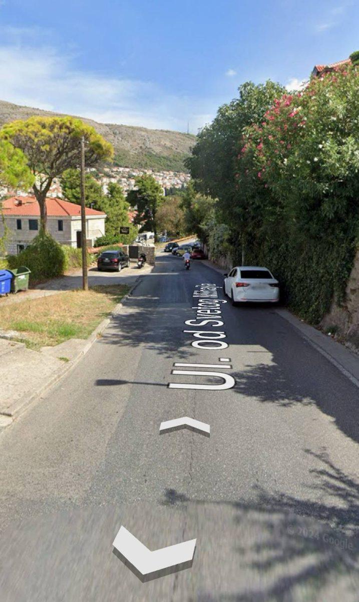parking vican odrezano