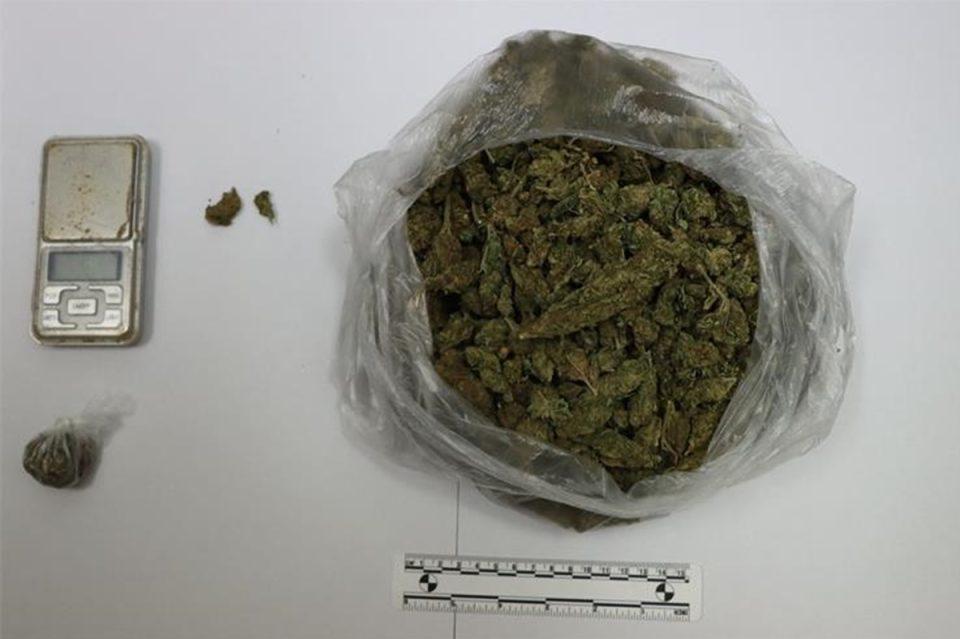 policija marihuana i vaga