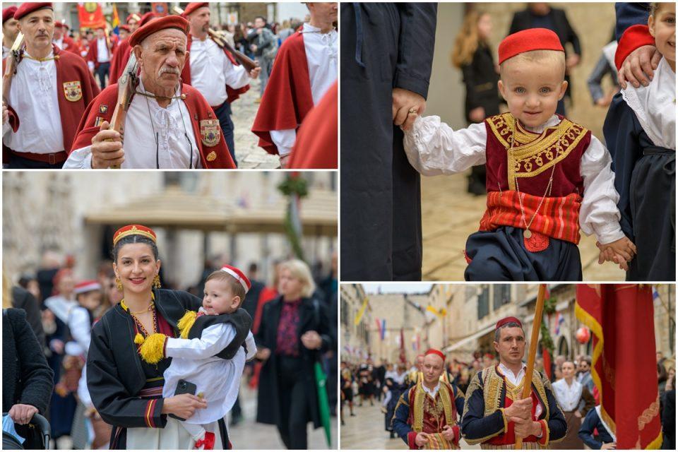 procesija naslovna