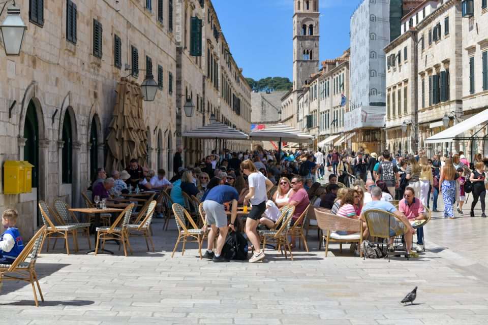 djir pred uskrs turisti travanj 46