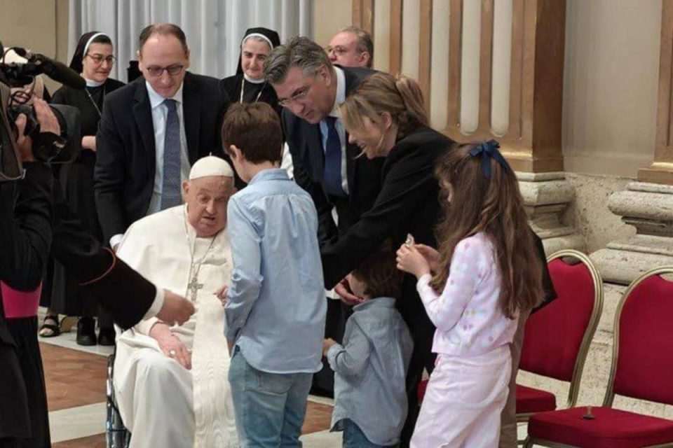 papa franjo i plenki