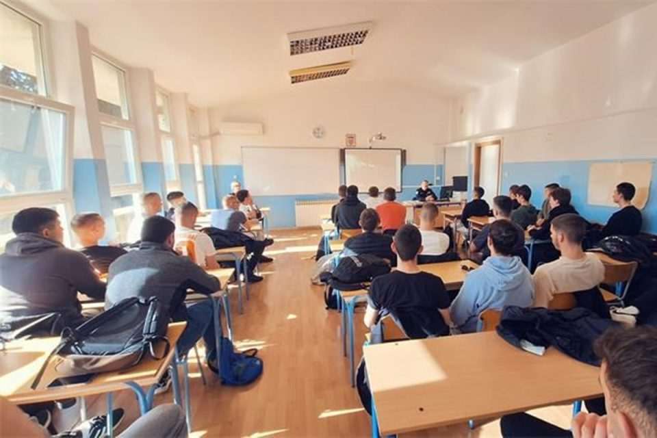 pomorska skola policija predavanje promet 3