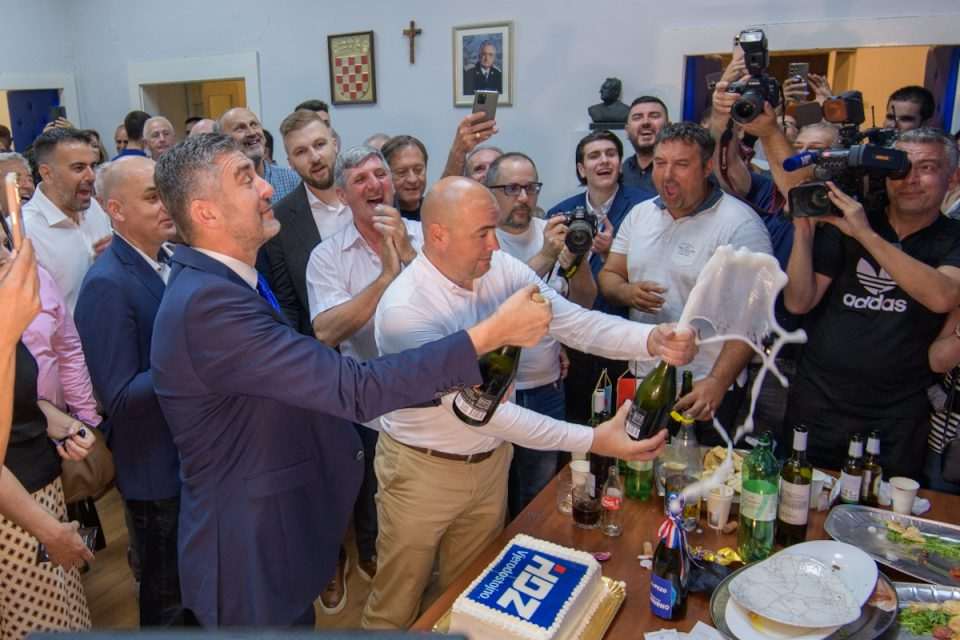 izbori stozer hdz slavlje 18