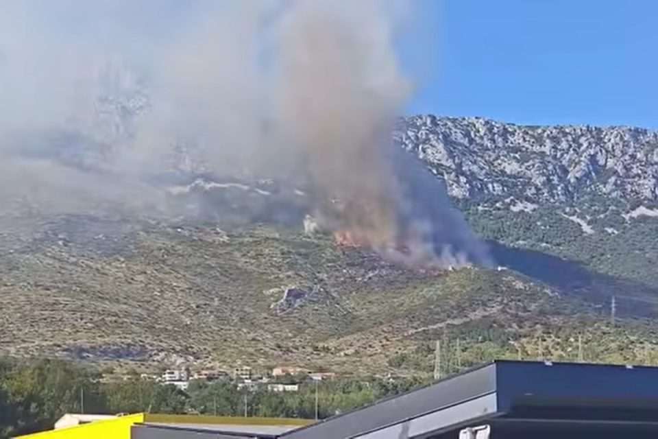 pozar kastela