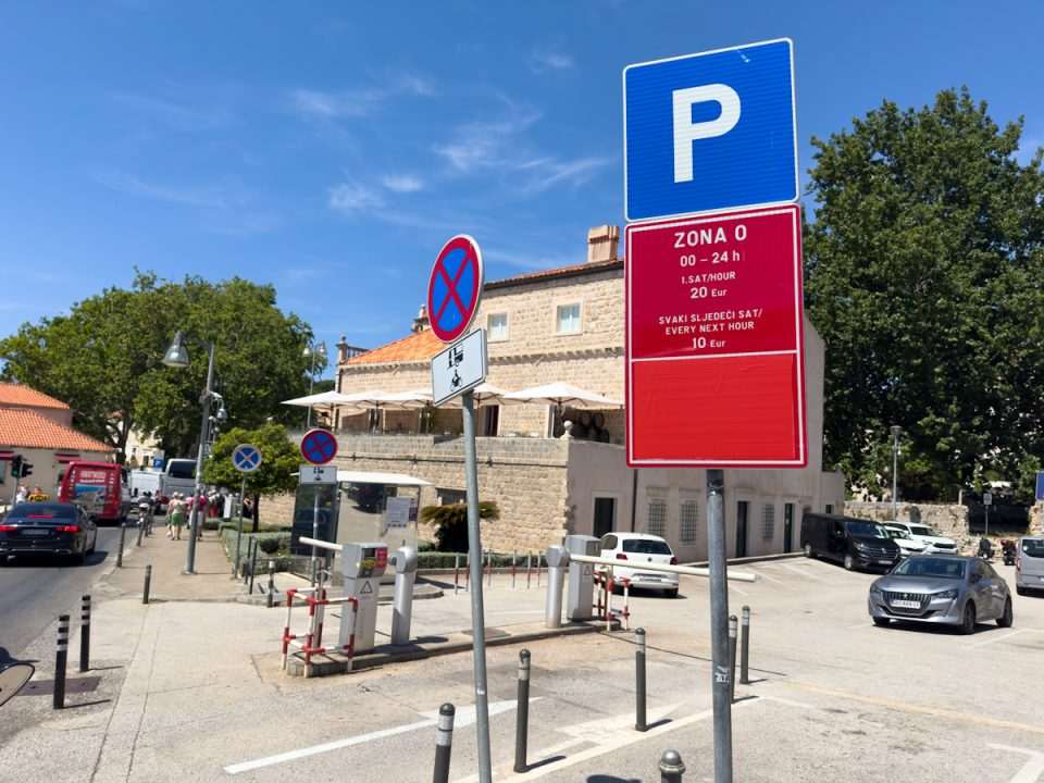 sanitat parking pile 2