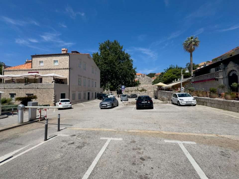 sanitat parking pile 4