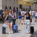 spica turisti nedjelja setnja grad dir setnja 28