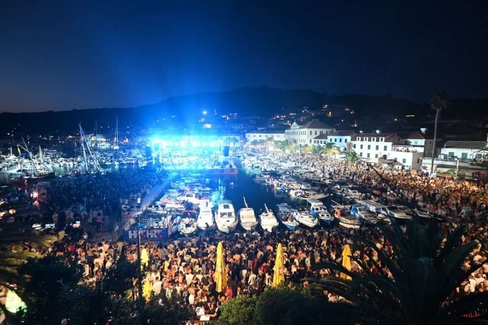 vela luka trag u beskraju koncert