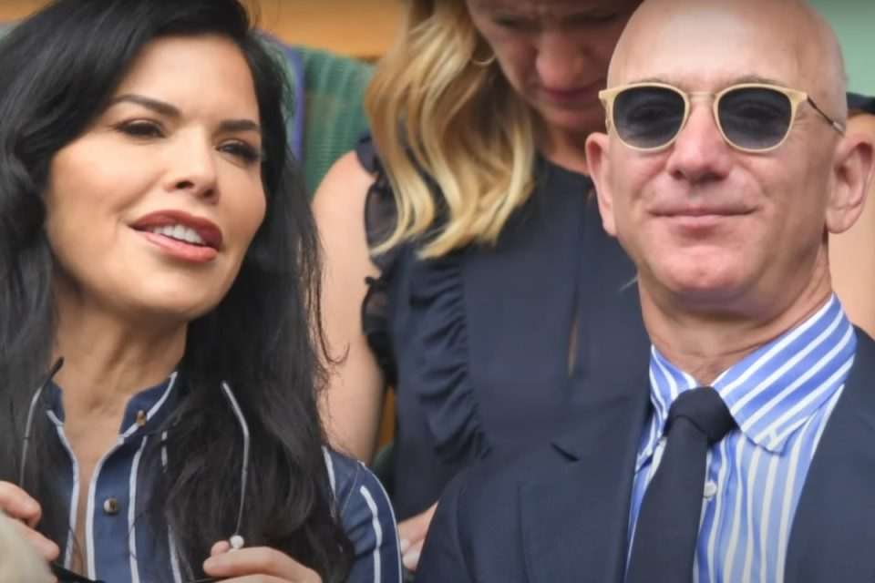 jeff bezos lauren sanchez foto the list youtube
