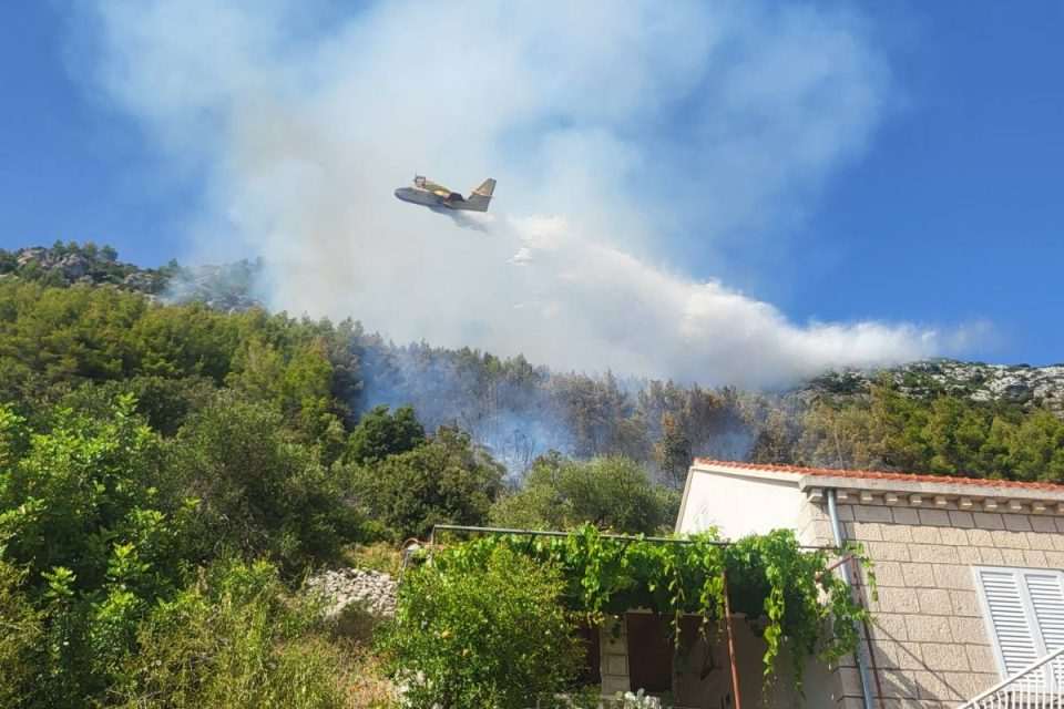 kanader pozar mljet