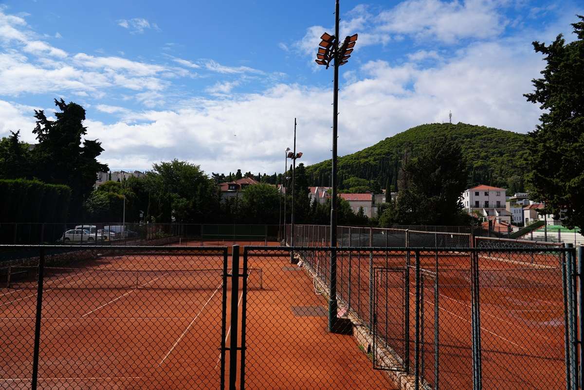 Rasvjeta na tenis terenima