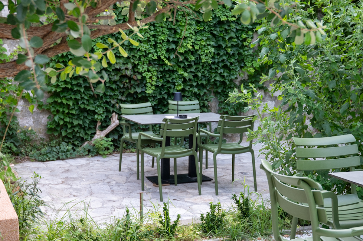 secret garden stol
