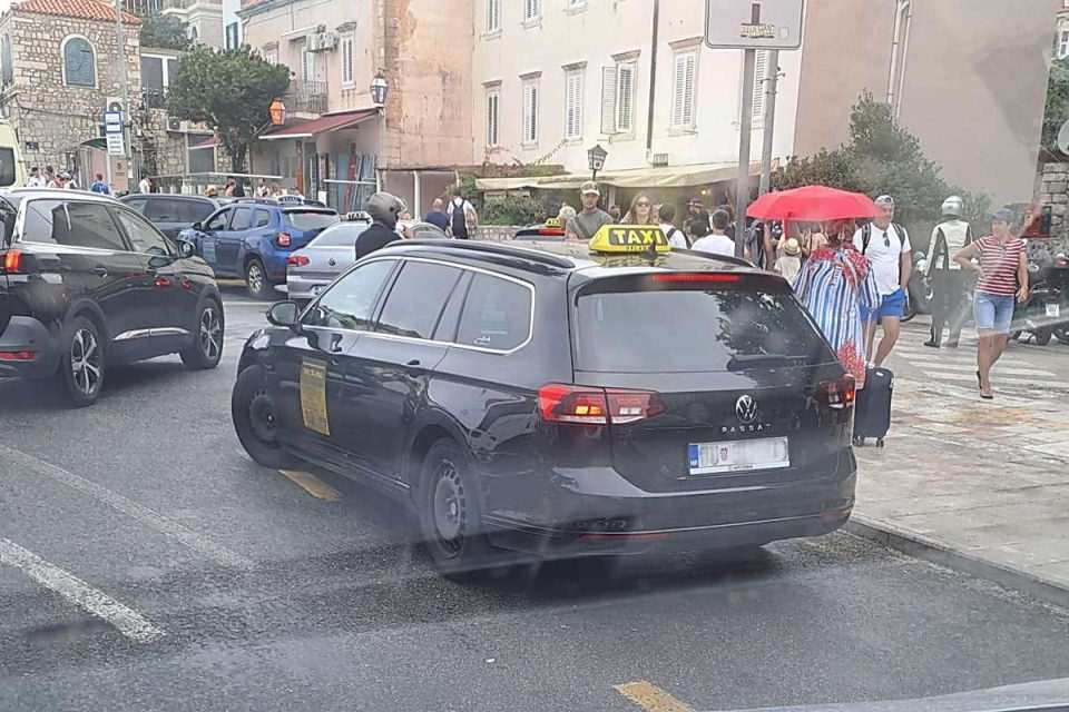 taksist na mjestu za invalide pile 1