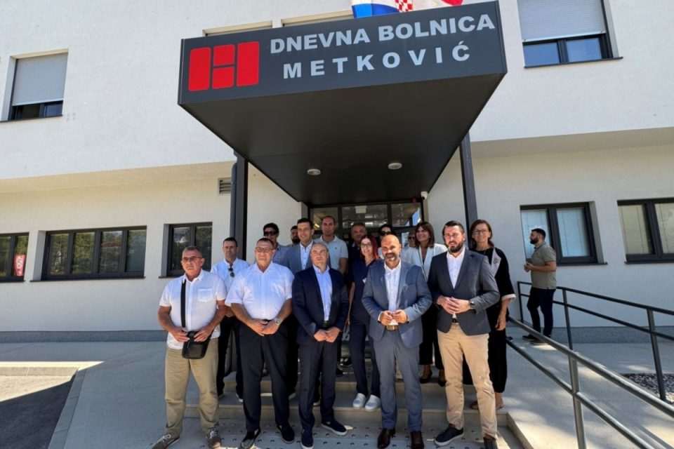 dnevna bolnica metkovic pezo
