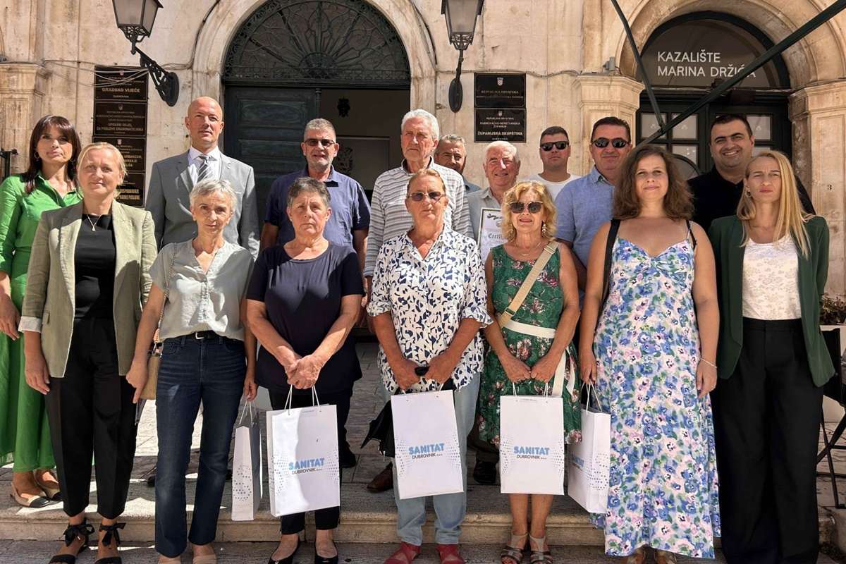 PO MJERI GRAĐANA Tjedni pregled gradskih projekata 3 dodjela certifikata proizvodi hrvatskog seljaka