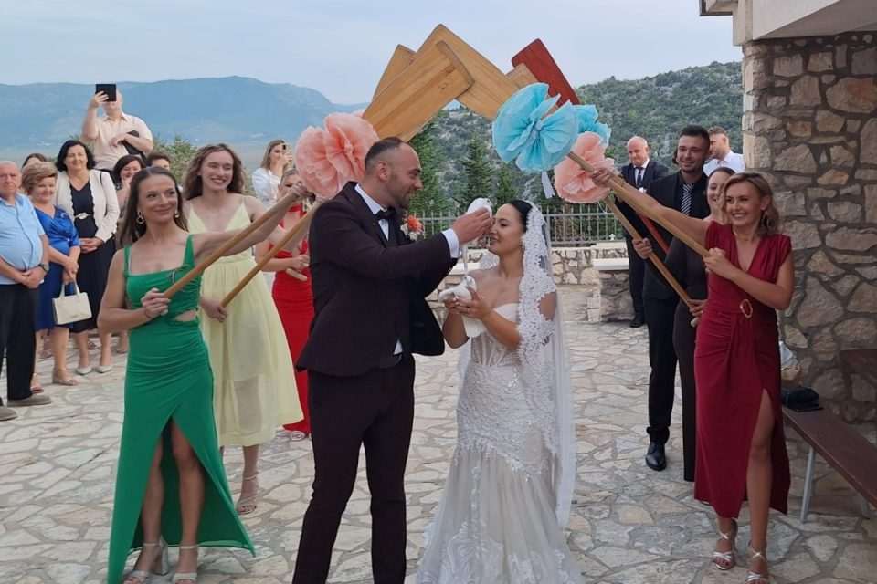 maraton lada mladenci