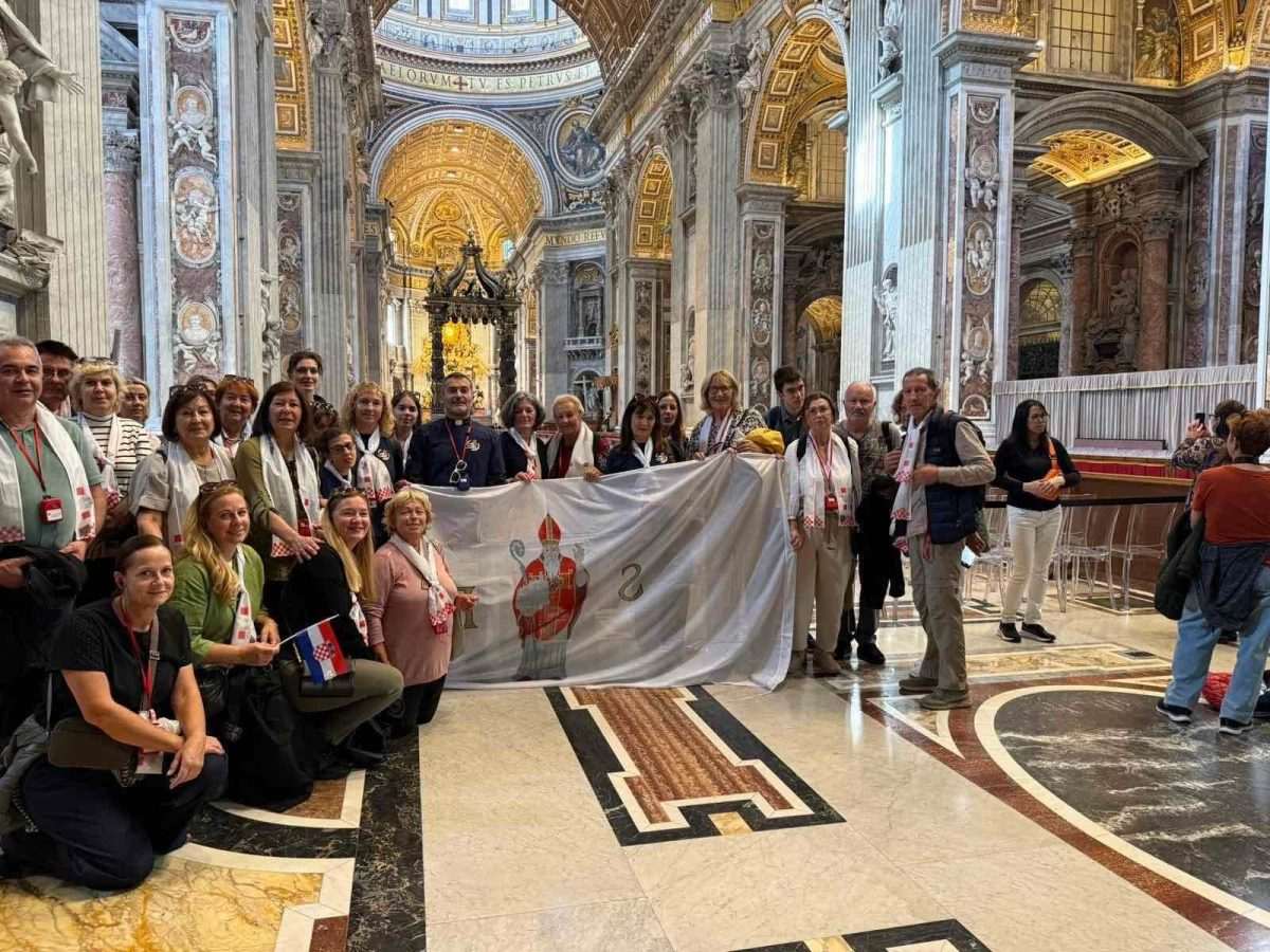 PAPA LAV HRVATIMA 'Kao hodočasnici nade došli ste u Rim potvrditi svoju vjeru na grobovima Apostola' 1 hrvatski hodocasnici u rimu 2
