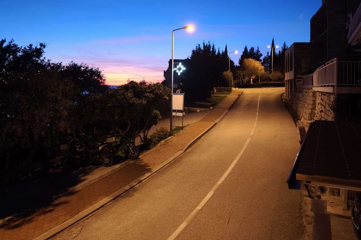 I Plat napokon zasjao u znaku Božića 1 plat bozicni ukras 2