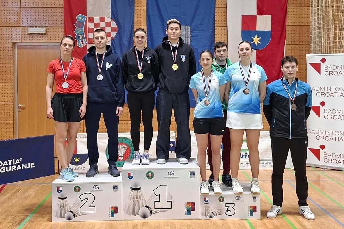 janicic dinata prvaci badminton