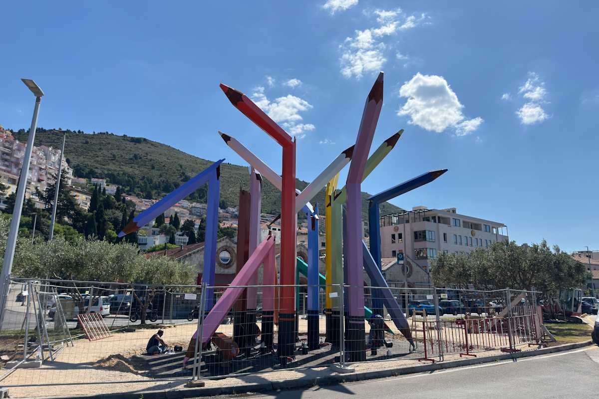 spomenik poginuloj djeci montaza 2