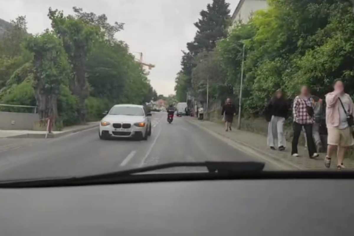 promet voznja unazad gruz suprotni smjer neodgovorna voznja opasnost na cesti 2