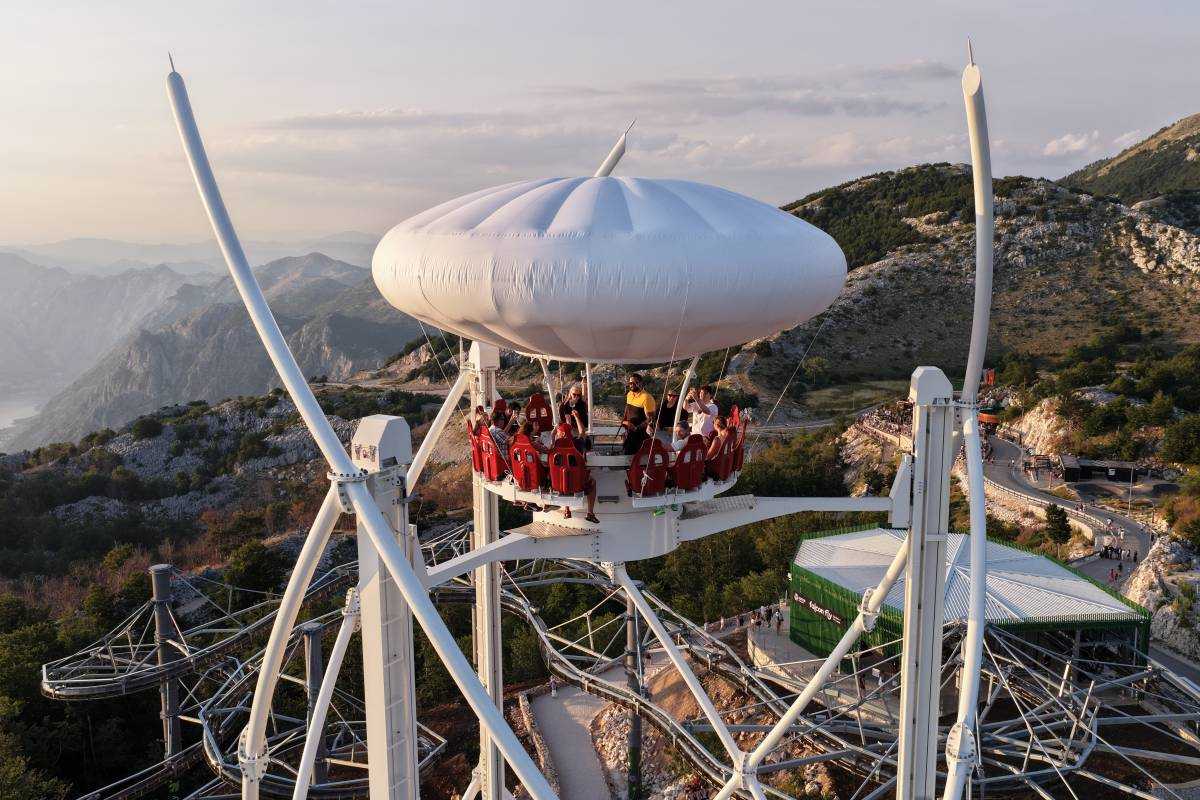 IZ DUBROVNIKA DO LOVĆENA Jednodnevni izlet iznad Boke koji počinje vožnjom žičarom 3 Foto Aero Bar 1